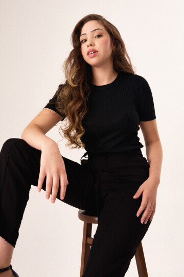 LARISSA MARIA DE SOUSA — 3