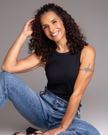 RENATA BARRETO — 5