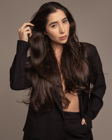 KALWANE ESMERALDINO — 6