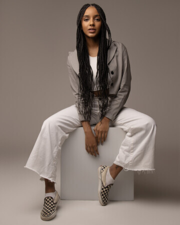 VALENTINA VIANNA — 8