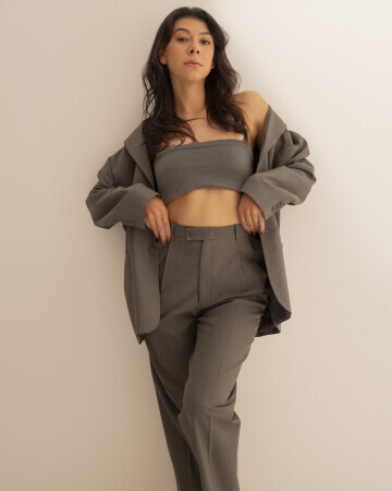 DANIELLE BENVENUTA — 2