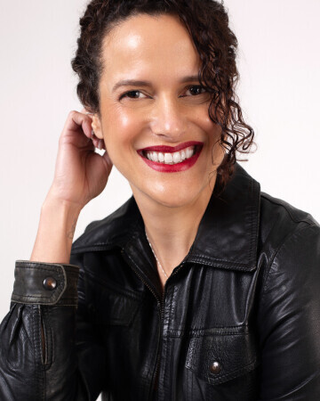 RENATA D'AGUIAR — 3