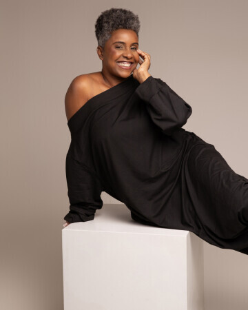 KELLY RODRIGUES — 5