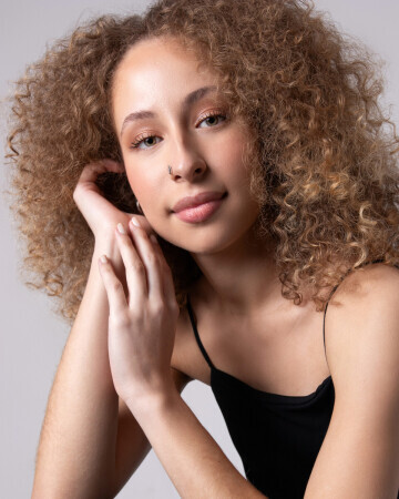 BEATRIZ ANDRADE — 5