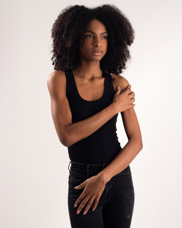 STEFANY MARTINS — 5