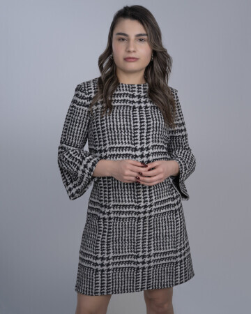 CAMILA NAEGELEN — 3