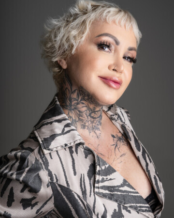 KARLA FARIAS CHAVES — 1