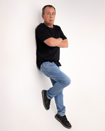 CARLOS ROBERTO — 6