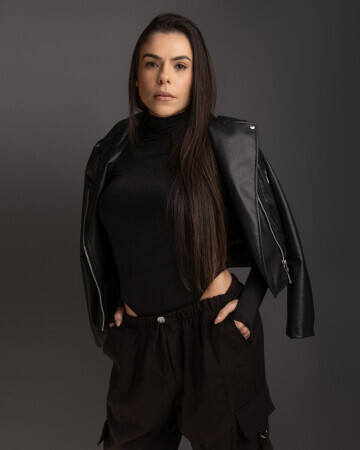 THAIANE VIECILI — 5