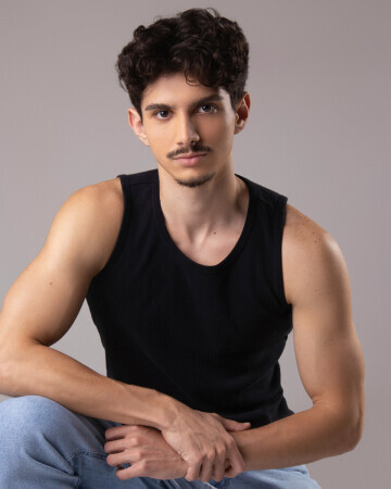 LUCAS SCHWARTZ — 4