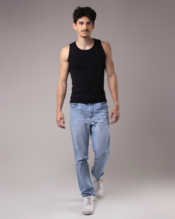 LUCAS SCHWARTZ — 6