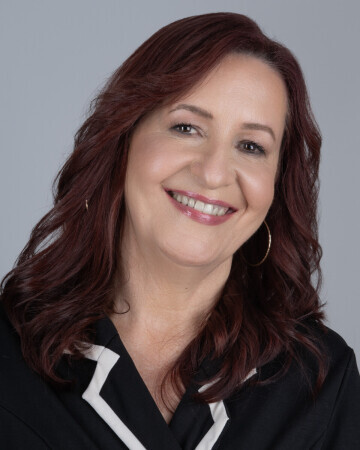 CLAUDIA PINHEIRO MACHADO — 5