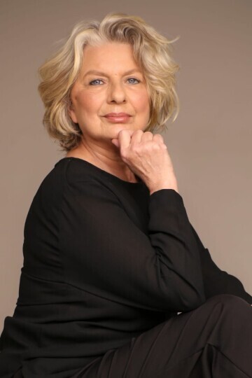 SUSANA MULLER DOS SANTOS — 8