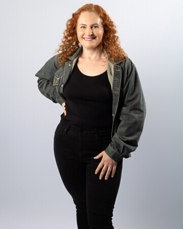 CLAUDIA DALEGRAVE — 4