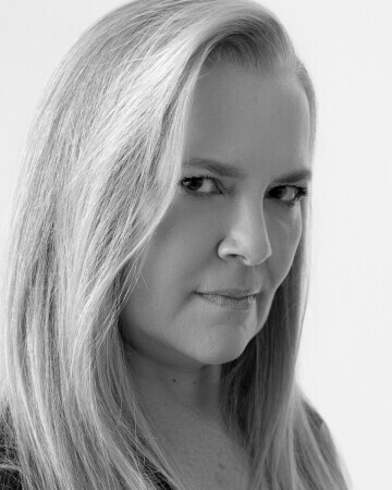 DEBORA OLIVEIRA — 1