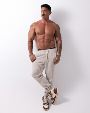 ESTÉFANO TAKADA — 4