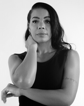 SUELLEN SANTOS — 6