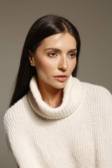 Jacqueline Costa — 10