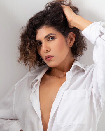 ALINE COUTINHO — 5