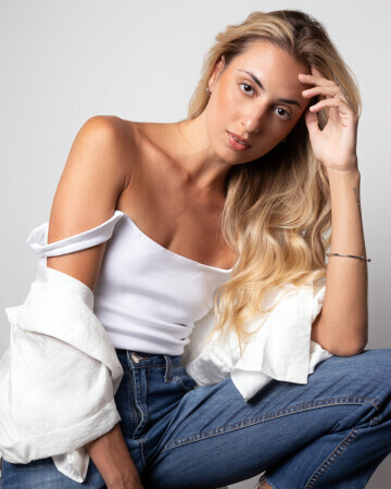 ISABELLE PRADO — 3