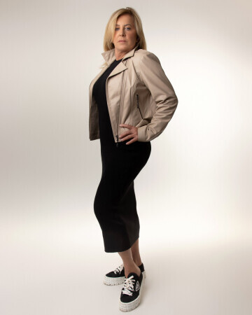 TANIA RODRIGUES — 2