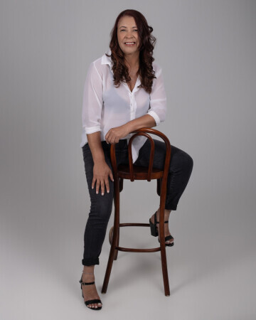 ELISABETE SANTOS — 3