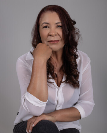 ELISABETE SANTOS — 4