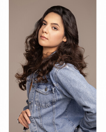 RAPHAELA MAINTINGUER — 5