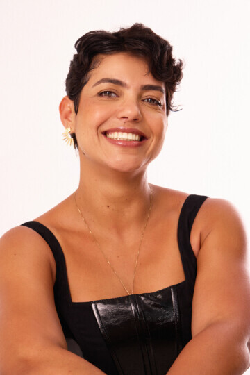 ADRIANA GUIMARÃES DE SOUZA