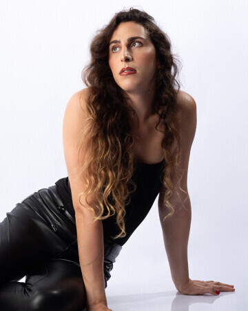 DAVINA ALMEIDA — 4