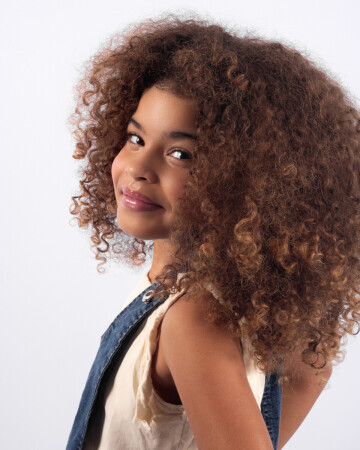 VALENTINA GOMES — 3