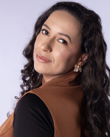 SAMANTHA MARTINS — 4