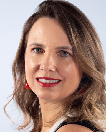 LUCIANA LOZANO — 4