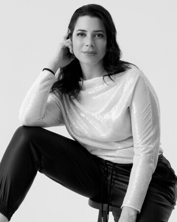 ANGELA BOTOSSI — 4