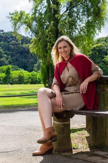 THAYS FERNANDA POPLADE — 15