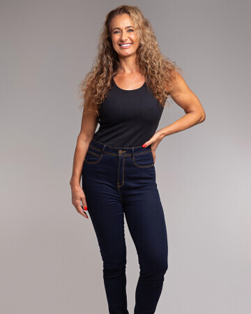 ADRIANE ZANELLA — 6