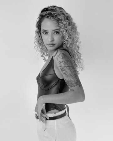 ELIANDRA SILVA — 3