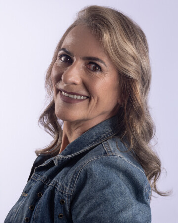 ANGELA MARIA LOSSÁVARO — 5