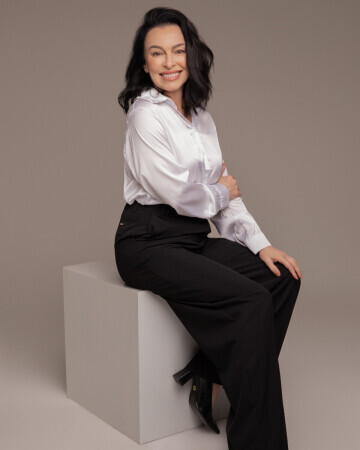 LAURITA FAUSTINO — 6