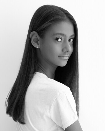 VITORIA SOARES — 3