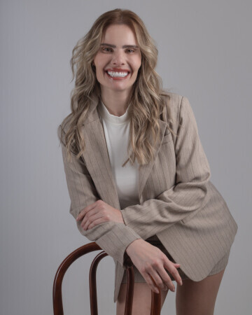 EMANUELA FLECK — 5