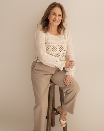 LUCIA OSTROVSKI — 3