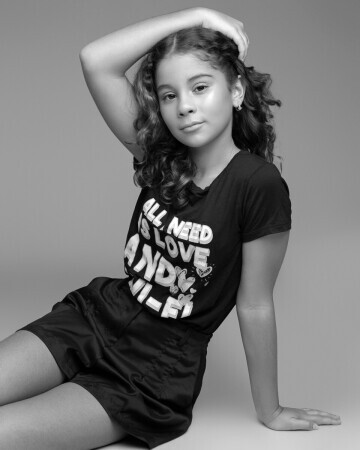 LAURA BEATRIZ SANTOS — 2