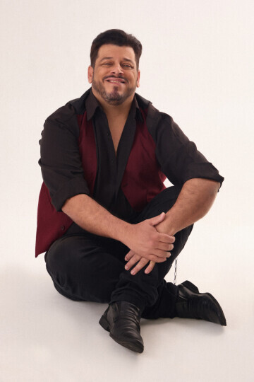 THEO RODRIGUES — 1