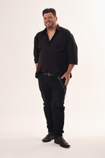 THEO RODRIGUES — 6