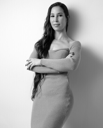 ALESSANDRA NOVAIS — 1