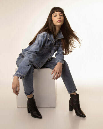 ISABELI VANDERLINDE — 2