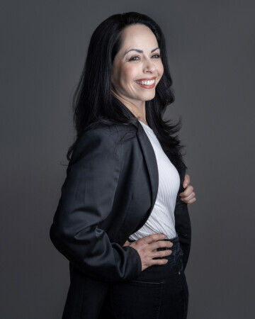 VANESSA DA CRUZ — 1