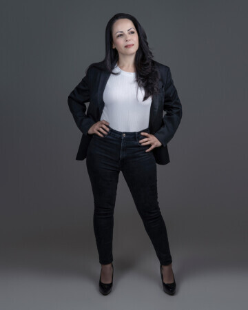 VANESSA DA CRUZ — 6