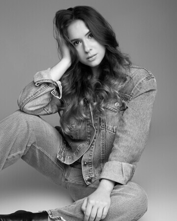 MARIA EDUARDA CASTANHEIRA — 5